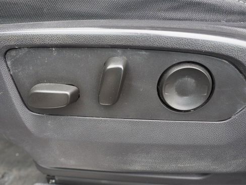 Used 2024 Chevrolet Silverado 2500 LT image 17