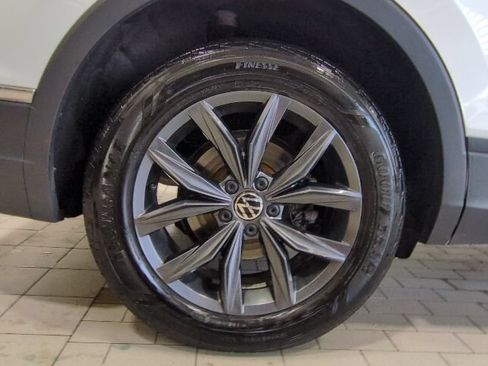 Used 2023 Volkswagen Tiguan SE AWD/4WD image 26