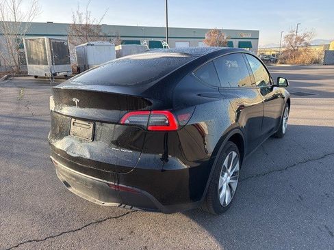 Used 2023 Tesla Model Y Long Range image 3