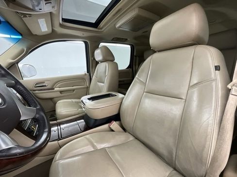 Used 2014 Cadillac Escalade ESV Premium image 6