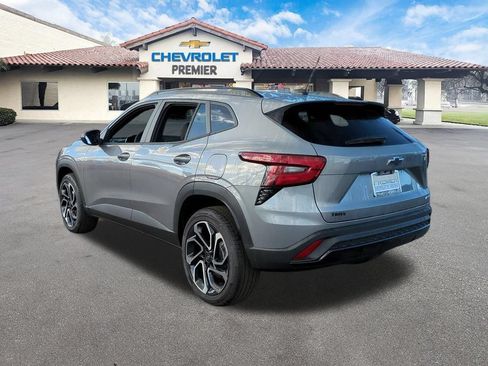 Used 2024 Chevrolet Trax RS FWD image 3