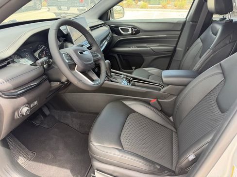 New 2026 Jeep Compass Latitude AWD/4WD image 11