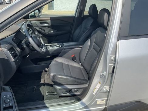Certified 2023 Nissan Rogue SV w/ SV Premium B Package image 12