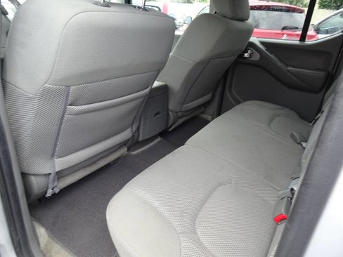 Used 2015 Nissan Frontier SV w/ SV Value Truck Package image 25