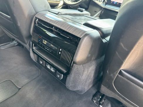Used 2023 Jeep Wagoneer L Series II RWD image 24