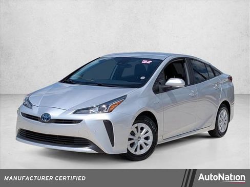 Certified 2022 Toyota Prius LE FWD image 1