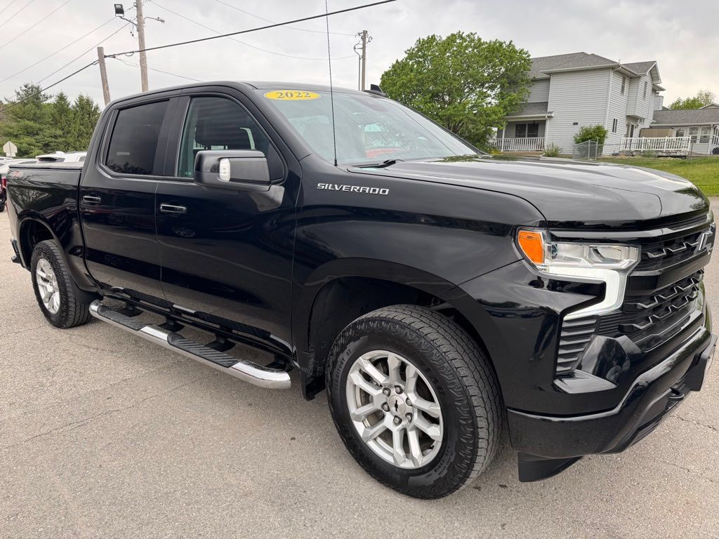 Used 2022 Chevrolet Silverado 1500 RST w/ Convenience Package II AWD/4WD image 3