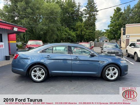 Used 2019 Ford Taurus SE FWD image 8