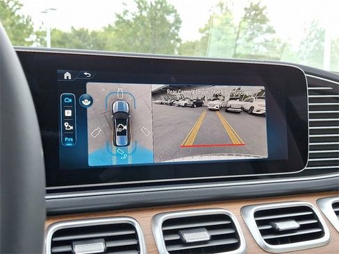 Used 2025 Mercedes-Benz GLS 450 4MATIC image 19