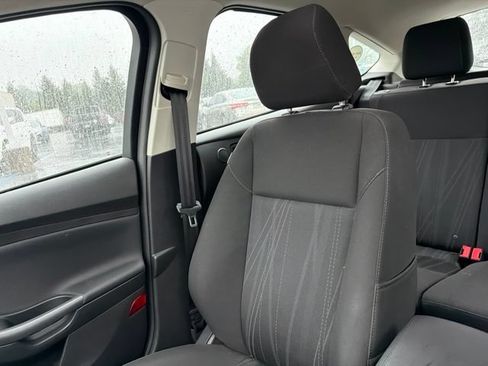 Used 2017 Ford Focus SEL FWD image 18