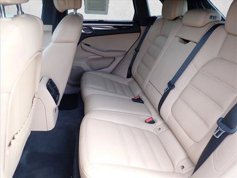 Used 2022 Porsche Macan S AWD/4WD image 10