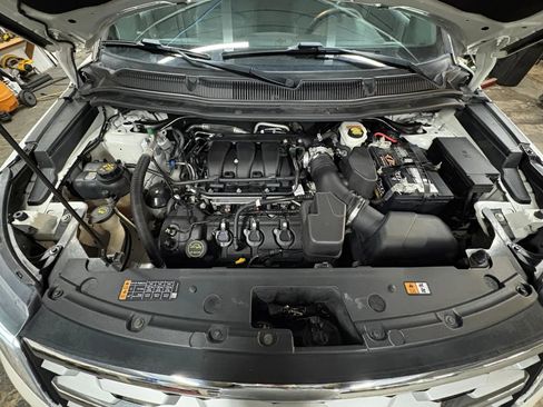 Used 2018 Ford Explorer XLT w/ Equipment Group 202A image 38