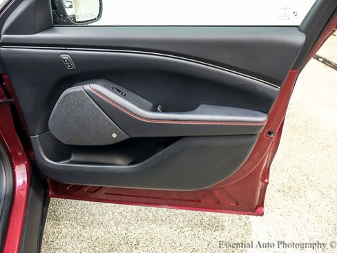 Used 2025 Ford Mustang Mach-E Premium w/ Sport Appearance Package image 27