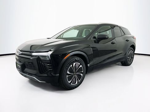 Used 2024 Chevrolet Blazer EV LT image 3