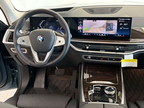Used 2026 BMW X7 xDrive40i w/ Executive Package AWD/4WD image 29