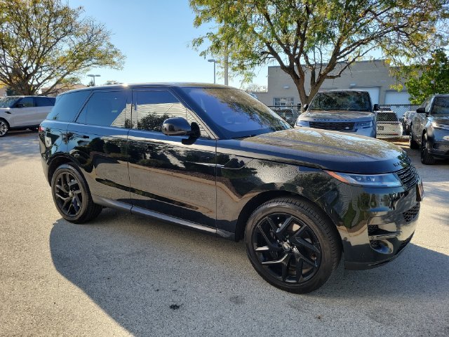 Used 2023 Land Rover Range Rover Sport SE AWD/4WD image 2