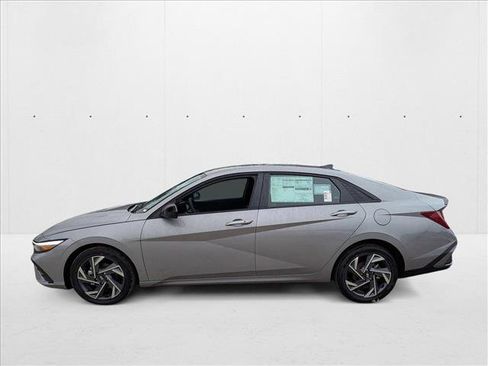 New 2025 Hyundai Elantra SEL w/ Cargo Package image 5