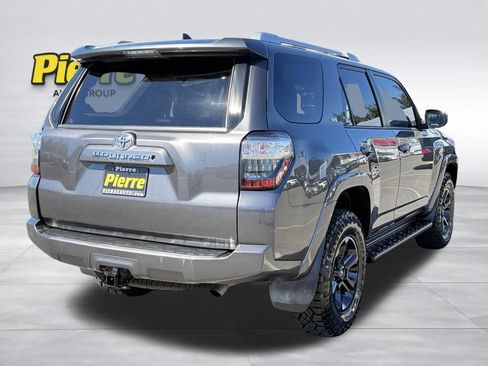 Used 2018 Toyota 4Runner SR5 AWD/4WD image 7