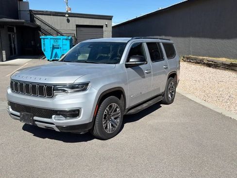 Used 2024 Jeep Wagoneer Series II AWD/4WD image 6