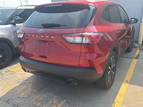 Certified 2021 Ford Escape SE w/ SE Sport Appearance Package FWD image 3