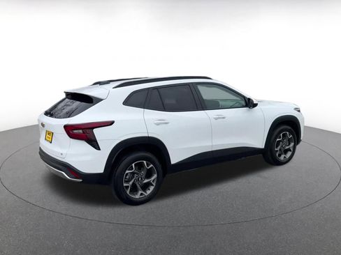 Used 2025 Chevrolet Trax LT w/ LT Convenience Package image 15