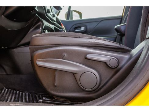 Used 2016 Jeep Renegade Trailhawk AWD/4WD image 16