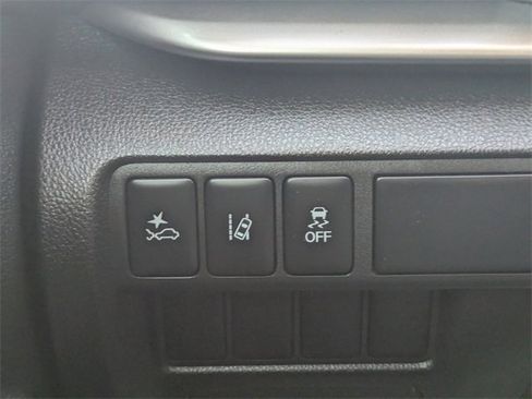 Used 2022 Mitsubishi Eclipse Cross SE image 26