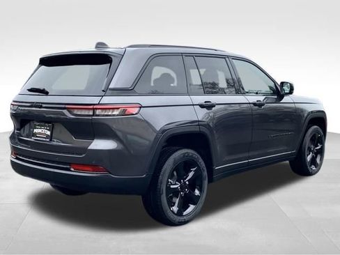 New 2025 Jeep Grand Cherokee Altitude image 7