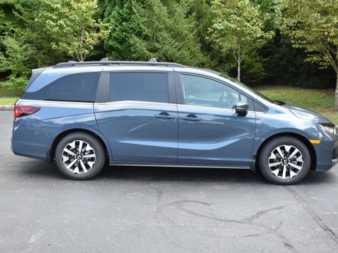New 2026 Honda Odyssey EX-L image 9