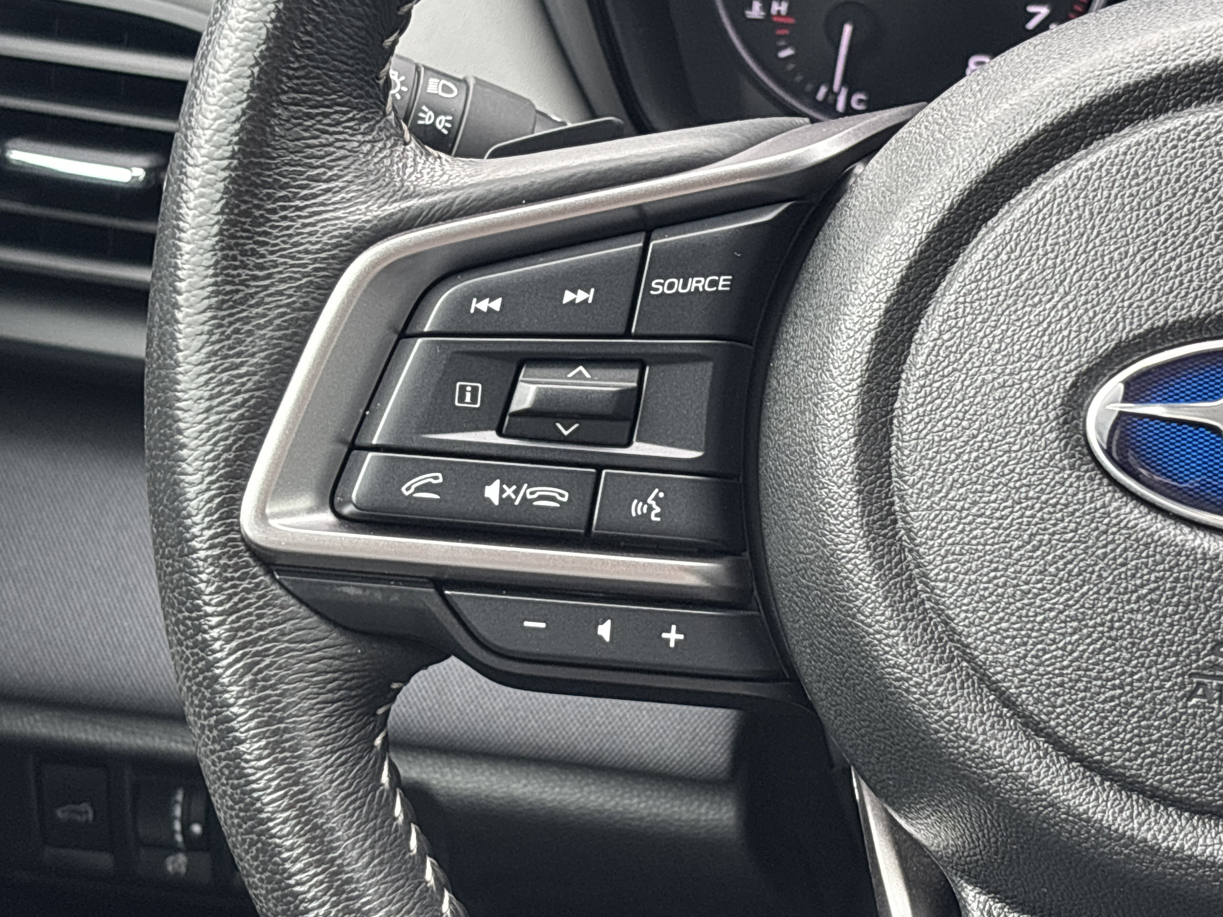Used 2024 Subaru Outback Premium AWD/4WD image 4