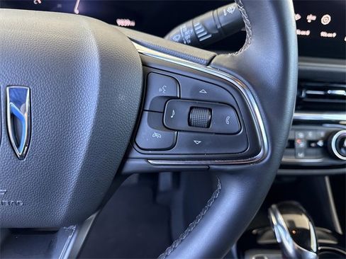 Used 2025 Buick Envista Sport Touring image 22