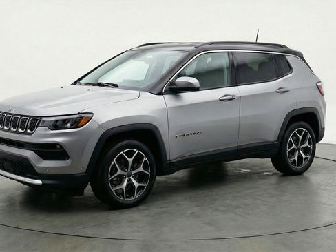 Used 2025 Jeep Compass Limited AWD/4WD image 3