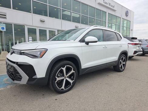 Certified 2025 Volkswagen Taos SEL AWD/4WD image 8