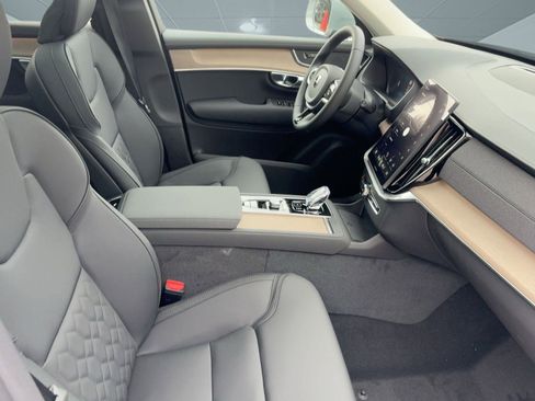 New 2026 Volvo XC90 B5 Core w/ Protection Package image 30