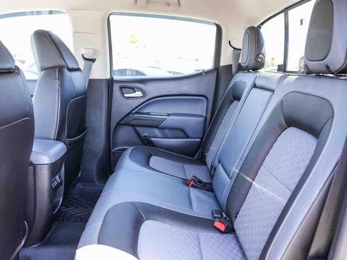 Used 2017 Chevrolet Colorado Z71 AWD/4WD image 18