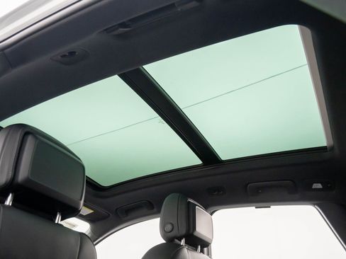 Certified 2026 Porsche Macan AWD/4WD image 19