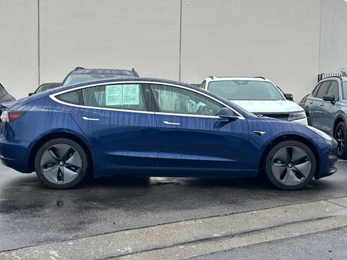Used 2019 Tesla Model 3 Standard Range Plus image 2