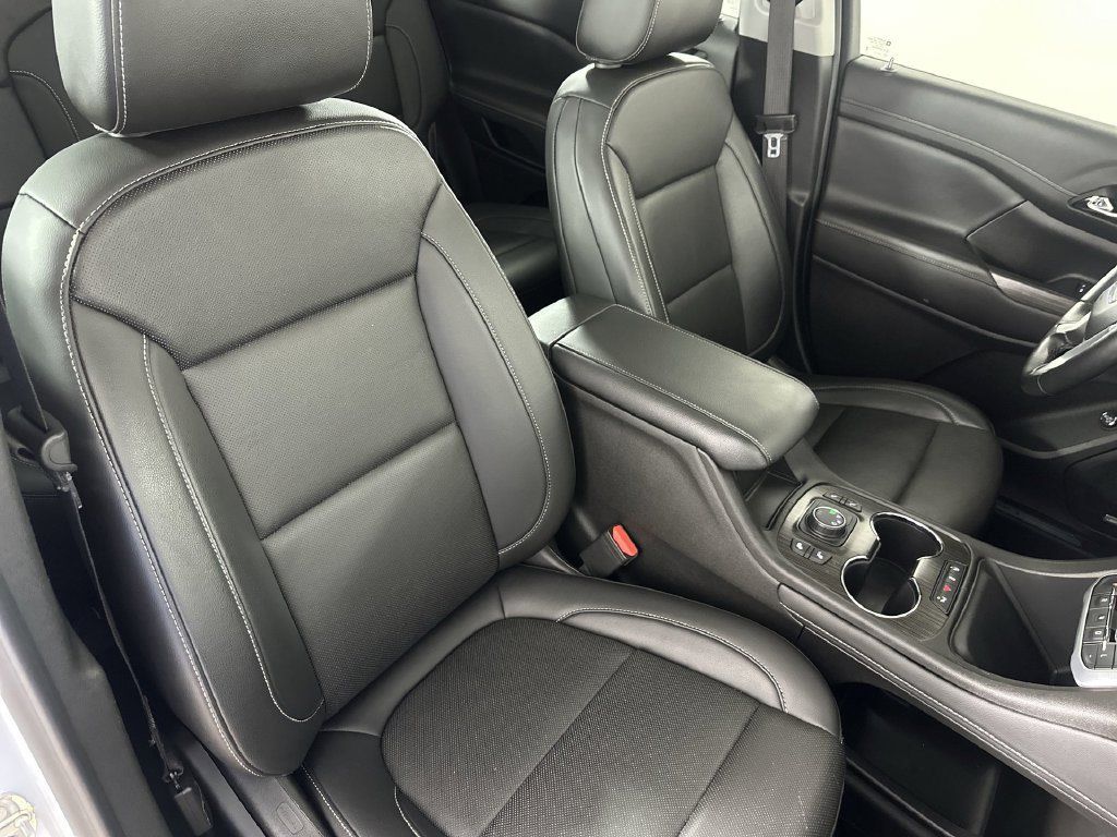 Used 2023 GMC Acadia SLT AWD/4WD image 32