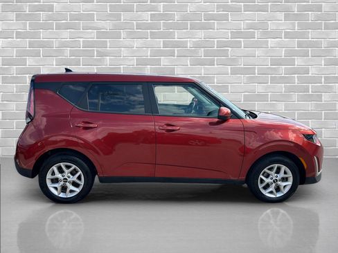 Used 2024 Kia Soul LX w/ Option Group 015 FWD image 5