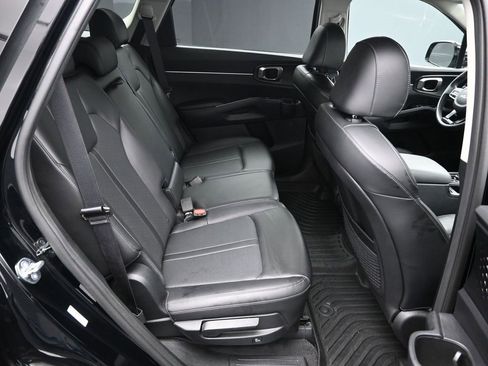 Certified 2023 Kia Sorento S image 36