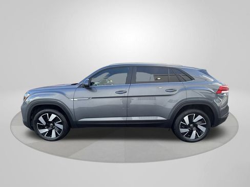 Used 2024 Volkswagen Atlas Cross Sport SE image 4