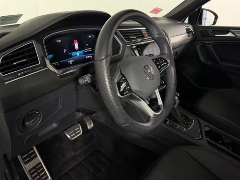 Used 2024 Volkswagen Tiguan SE R-Line image 21