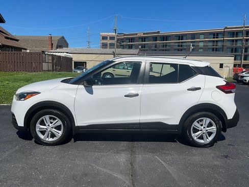 Used 2020 Nissan Kicks S FWD image 4