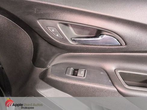 Used 2018 Chevrolet Equinox LT image 33