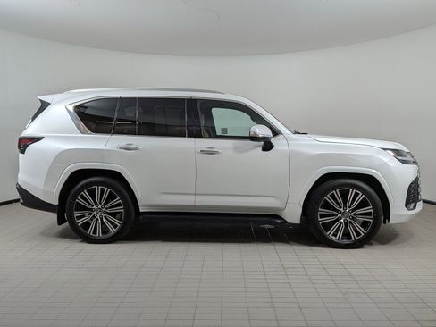 Used 2026 Lexus LX 600 4WD w/ Accessory Package (Z1) image 8