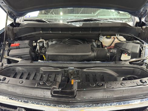 Used 2024 Chevrolet Silverado 1500 LT AWD/4WD image 36