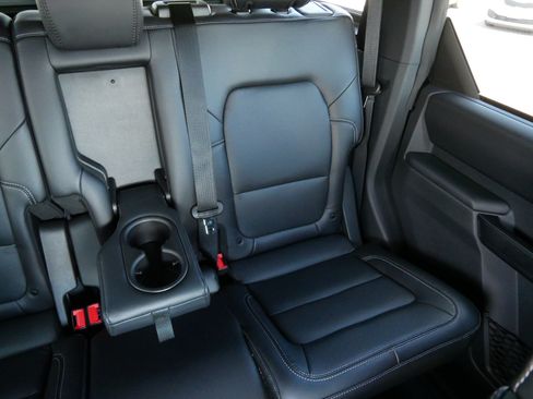 Used 2026 Ford Bronco Outer Banks AWD/4WD image 14