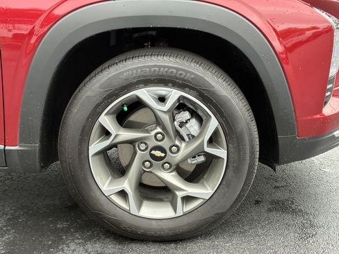 Used 2025 Chevrolet Trax LT w/ Driver Confidence Package FWD image 6
