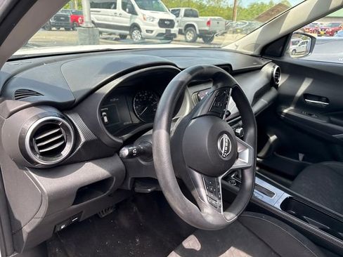 Used 2023 Nissan Kicks SV FWD image 9