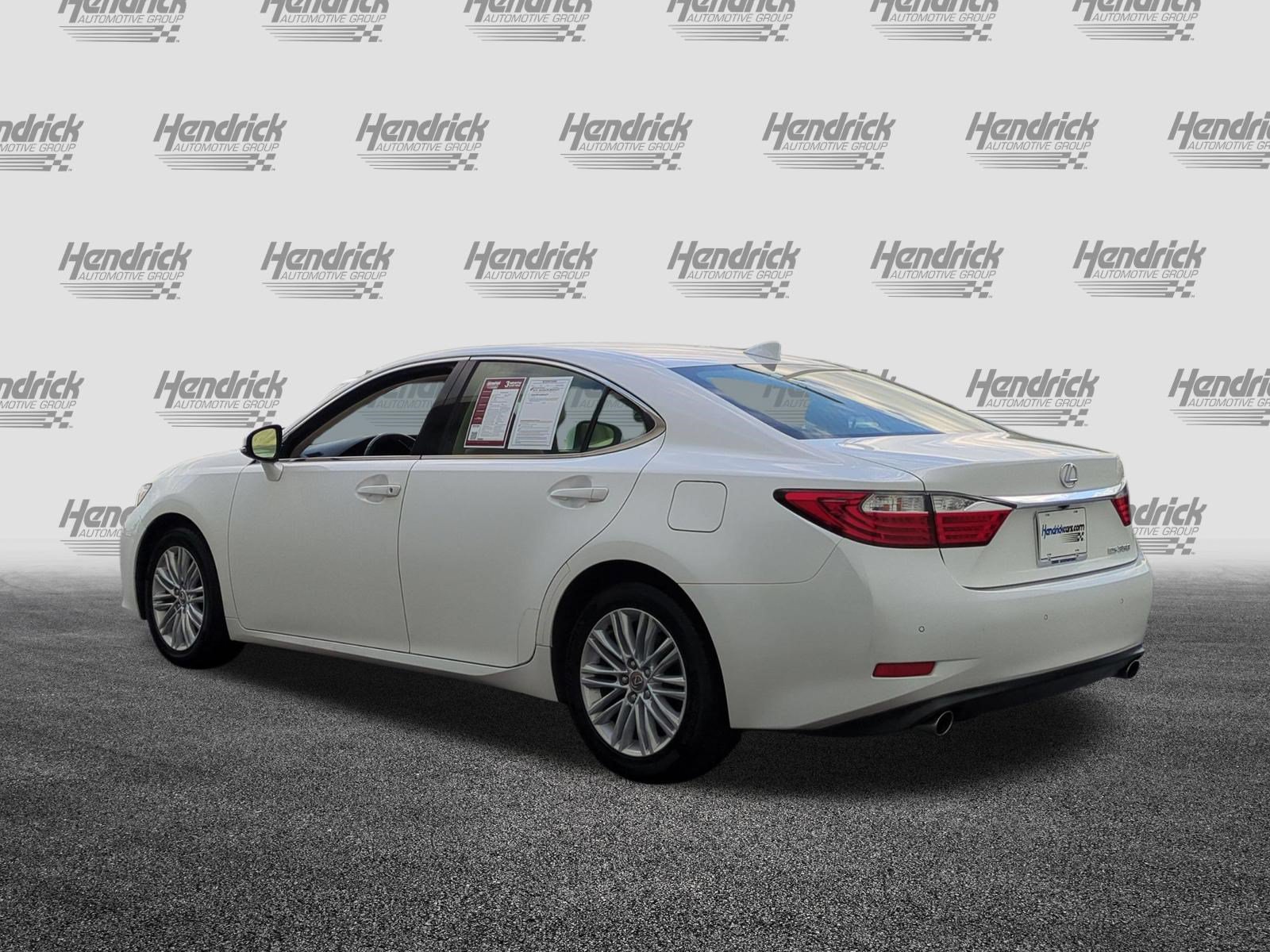 Used 2015 Lexus ES 350 w/ Luxury Package FWD image 8